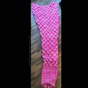 Mermaid tail blanket!